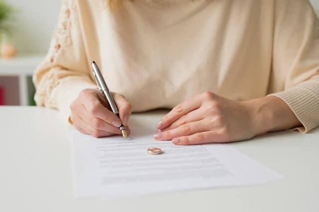 Navigating Your Separation With a Divorce Lawyer in St. Charles, IL